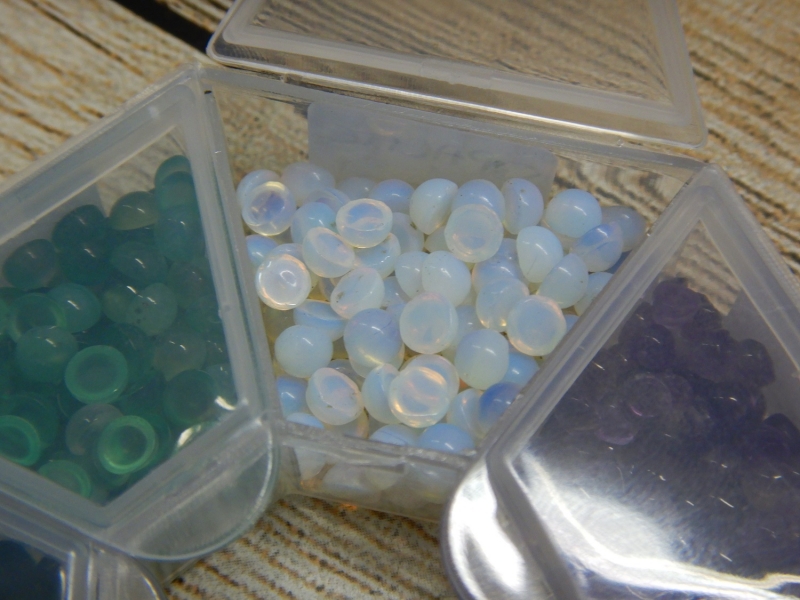 Cabochon rond 4mm opalite